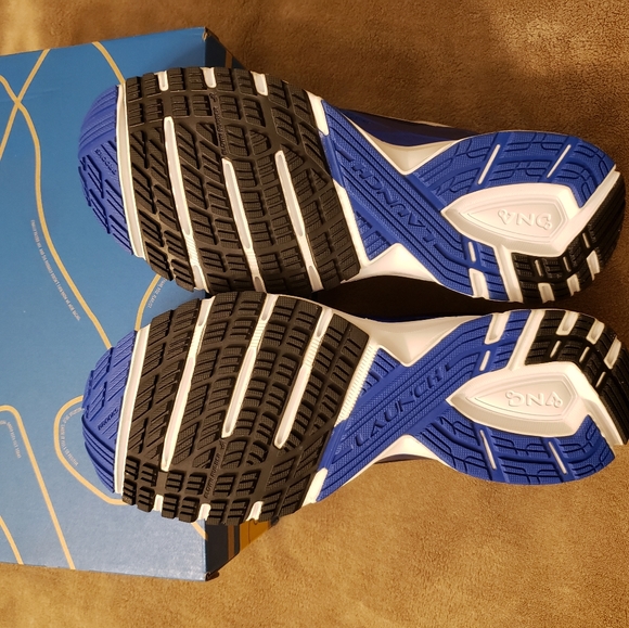 Brooks Launch 4 - Picture 2 of 2